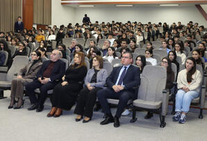 Yasamal rayonunda “Böyük Qayıdışı uğurla həyata keçirən Lider!” mövzusinda tədbir keçirilib - FOTOLAR