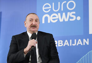 Prezident İlham Əliyev Davosda “Euronews” televiziyasına müsahibə verib - YENİLƏNİR - FOTOLAR