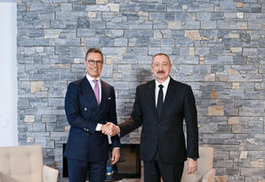 Azərbaycan Prezidenti İlham Əliyev Davosda Finlandiya Prezidenti ilə görüşüb - FOTOLAR