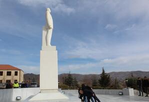 Gənclərin fəallığı cəmiyyətin dinamikliyini artırır FOTOLAR