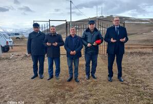 Şəhidin məzarı ziyarət olundu və ruhuna dualar oxundu