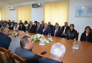 Şəmkirdə ərazi partiya təşkilat sədrlərinin iştirakı ilə müşavirə keçirilib FOTOLAR