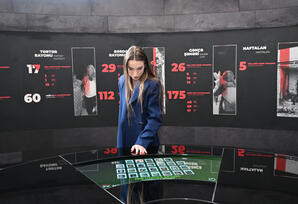 Gəncə Memorial Kompleksini və Milli Qəhrəmanın ailəsini ziyarət - FOTOLAR