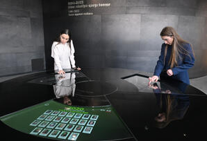 Gəncə Memorial Kompleksini və Milli Qəhrəmanın ailəsini ziyarət - FOTOLAR