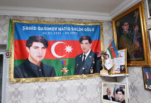 Gəncə Memorial Kompleksini və Milli Qəhrəmanın ailəsini ziyarət - FOTOLAR