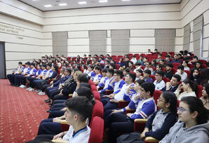 Yasamalda uğur əldə etmiş şagirdlərlə görüş keçirilib - FOTOLAR