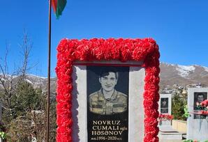 Gədəbəydə şəhidin məzarı ziyarət olunub - FOTOLAR