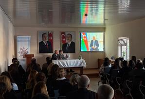 “Azərbaycan dilinin qoruyucusu Azərbaycan dövlətidir” FOTOLAR