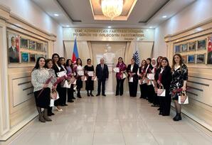 Kürdəmirdə dəyirmi masa keçirilib - FOTOLAR