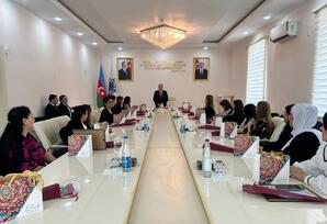 Kürdəmirdə dəyirmi masa keçirilib - FOTOLAR