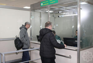 Rusiya səfirliyinin nümayəndələri İranı Azərbaycan vasitəsilə tərk ediblər