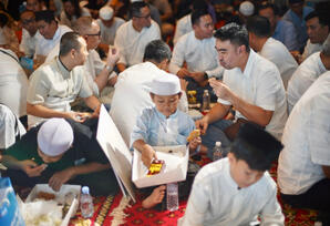 Azərbaycan səfirliyi iftar süfrəsi açıb (COPY 2026.03.09 15:38) - FOTOLAR 