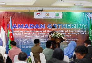 Azərbaycan səfirliyi iftar süfrəsi açıb (COPY 2026.03.09 15:38) - FOTOLAR 