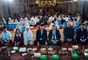 Azərbaycan səfirliyi iftar süfrəsi açıb (COPY 2026.03.09 15:38) - FOTOLAR 