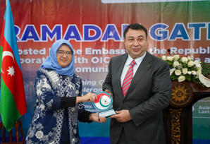 Azərbaycan səfirliyi iftar süfrəsi açıb (COPY 2026.03.09 15:38) - FOTOLAR 