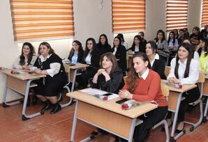 “ Qadın  insanlığa şərəf-şan,  şöhrətdir”