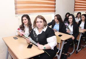 “ Qadın  insanlığa şərəf-şan,  şöhrətdir”