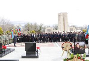 Sədərəkdə şəhid Leytenant Nadirli Ərtoğrulun məzarı ziyarət olunub -FOTOLAR