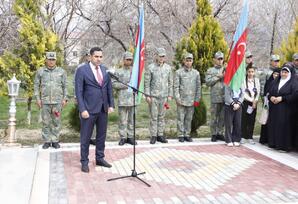 Sədərəkdə şəhid Leytenant Nadirli Ərtoğrulun məzarı ziyarət olunub -FOTOLAR