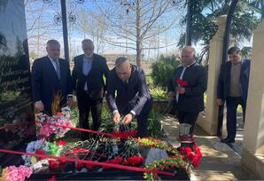 Şəhid Nicat İsgəndərovun məzarı ziyarət edilib - FOTOLAR
