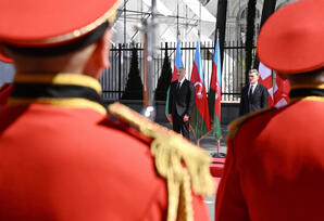 Prezident İlham Əliyevin Tbilisidə rəsmi qarşılanma mərasimi olub - YENİLƏNİB - FOTOLAR