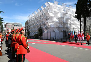 Prezident İlham Əliyevin Tbilisidə rəsmi qarşılanma mərasimi olub - YENİLƏNİB - FOTOLAR