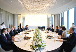 Tbilisidə Prezidentin şərəfinə ziyafət verilib