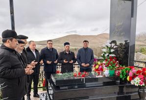 Gədəbəydə şəhidlərin məzarları  ziyarət olundu - FOTOLAR