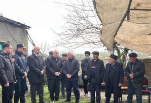 Güclü yağışın fəsadlarının aradan qaldırılması istiqamətində işlər davam etdirilir FOTOLAR