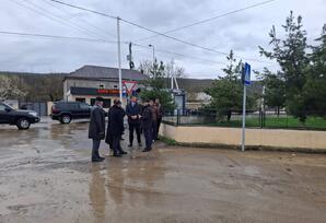 Güclü yağışın fəsadlarının aradan qaldırılması istiqamətində işlər davam etdirilir FOTOLAR