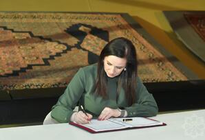 Litvanın Baş naziri Milli Xalça Muzeyində olub