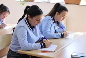 Tarixi qələbəmiz şagirdlərin qələmində - FOTOLAR