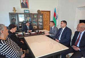 60 illik ömrün  xalqına, Vətəninə sədaqəti - ŞƏRH