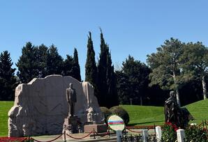 I Fəxri Xiyabana ziyarət təşkil edilib - FOTOLAR