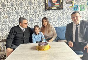 Yaxşılıq rəmzi, ləyaqət mücəssəməsi - FOTOLAR