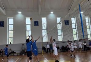 Yasamalda oğlanlar arasında voleybol yarışına start verilib - FOTOLAR