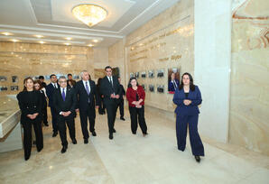 YAP Binəqədi rayon təşkilatının fəalları Ağdaş və Mingəçevirə səfər ediblər - FOTOLAR