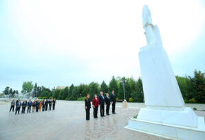 YAP Binəqədi rayon təşkilatının fəalları Ağdaş və Mingəçevirə səfər ediblər - FOTOLAR