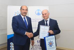 “Qaranlığa nur saçan işıq”