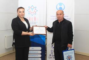 “Qaranlığa nur saçan işıq”