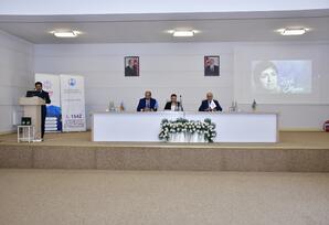 “Qaranlığa nur saçan işıq”