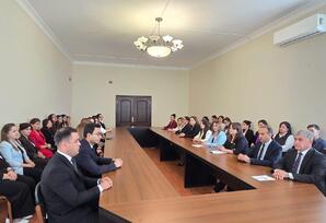 GÖZLƏRƏ NUR BƏXŞ EDƏN GÖRKƏMLİ ALİM - FOTOLAR