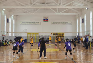 Yasamalda qızlar arasında voleybol turnirinə yekun vurulub - FOTOLAR