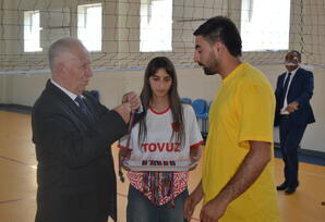 Şəmkirdə təhsil işçiləri arasında basketbol yarışı təşkil olunub - FOTOLAR