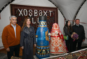 Leyla Əliyeva və Arzu Əliyeva Beynəlxalq Xalça Festivalını ziyarət ediblər - FOTOLAR