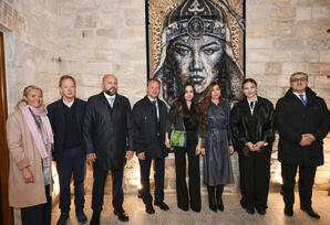 Leyla Əliyeva və Arzu Əliyeva Beynəlxalq Xalça Festivalını ziyarət ediblər - FOTOLAR