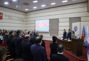 “Ümummilli Lider Heydər Əliyev irsi: Müstəqil Azərbaycanın memarı və milli dirçəlişin müəllifi” -FOTOLAR
