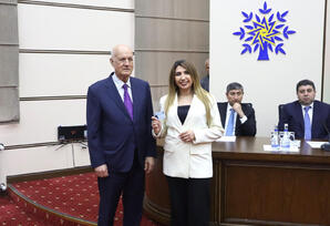 “Ümummilli Lider Heydər Əliyev irsi: Müstəqil Azərbaycanın memarı və milli dirçəlişin müəllifi” -FOTOLAR