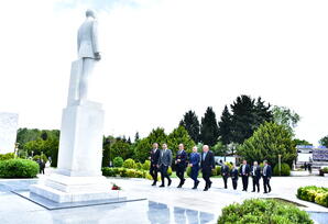 Əbədi müstəqilliyin memarı: Heydər Əliyev - FOTOLAR