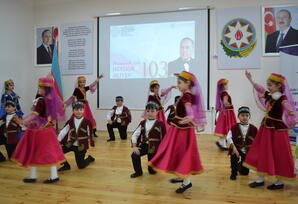 “Müstəqil Azərbaycan ümummilli lider Heydər Əliyevin ideyalarının işığında zirvədən-zirvəyə, qələbədən-qələbəyə doğru inamla irəliləyir”